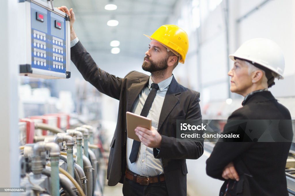 Services istockphoto 1094004694 1024x1024