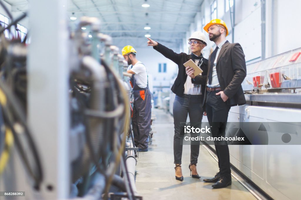 Services istockphoto 868288392 1024x1024